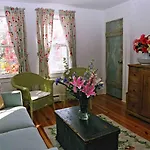The Summer House Fair Street