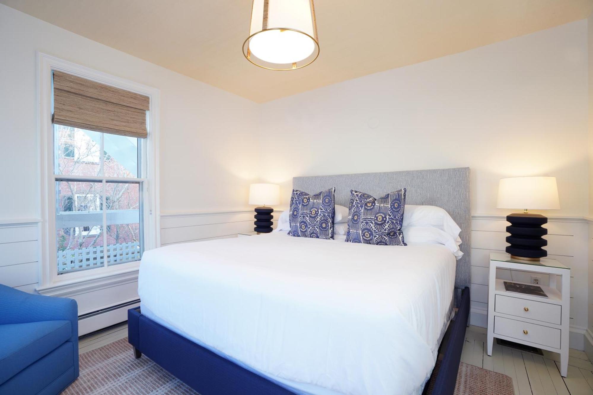 Hotel 76 Main Ink Press 3*