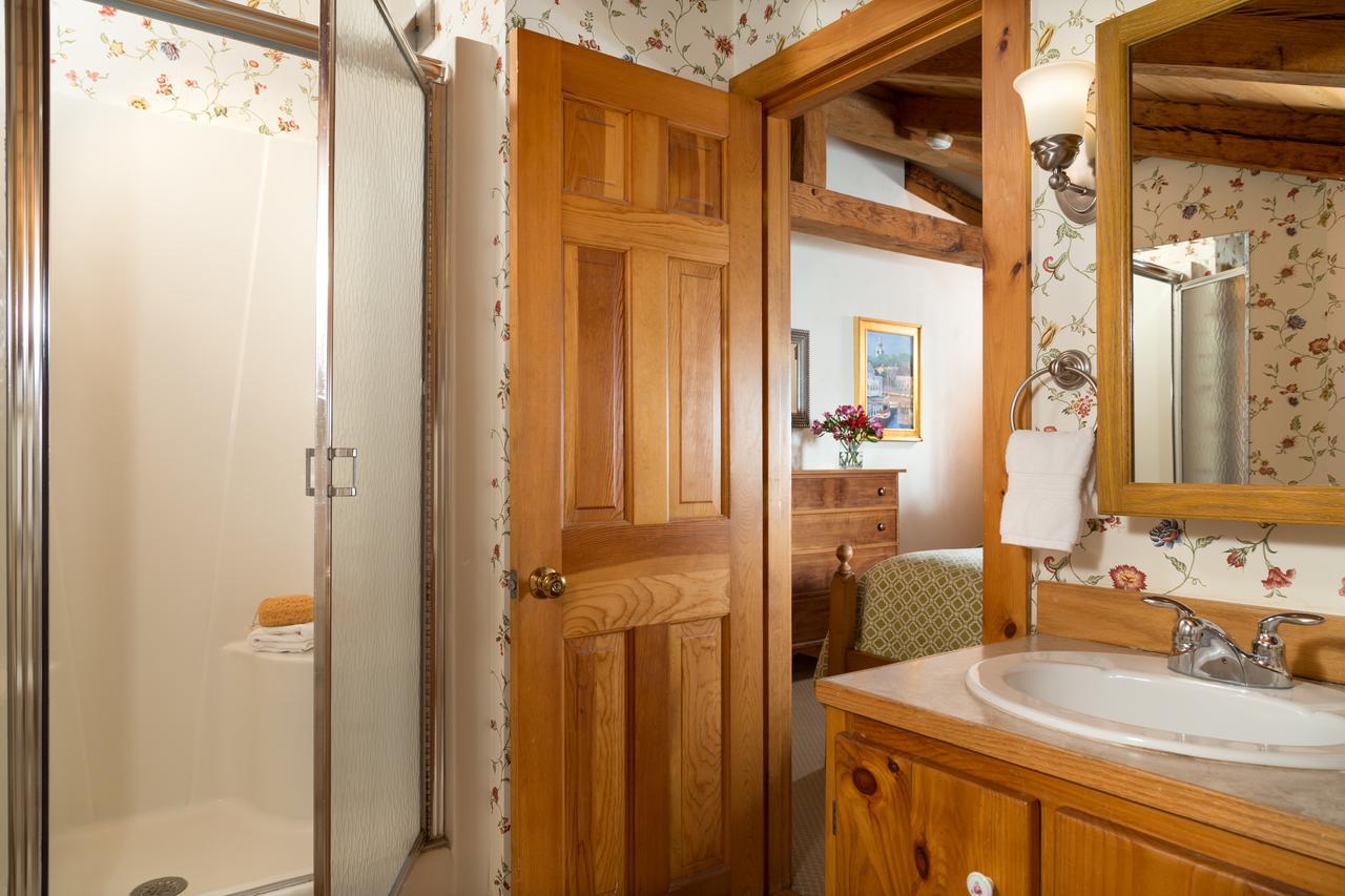 Seven Sea Street Bed & Breakfast 3*