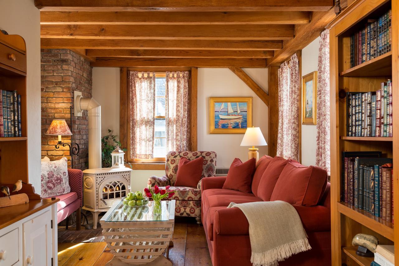 Seven Sea Street Bed & Breakfast 3*