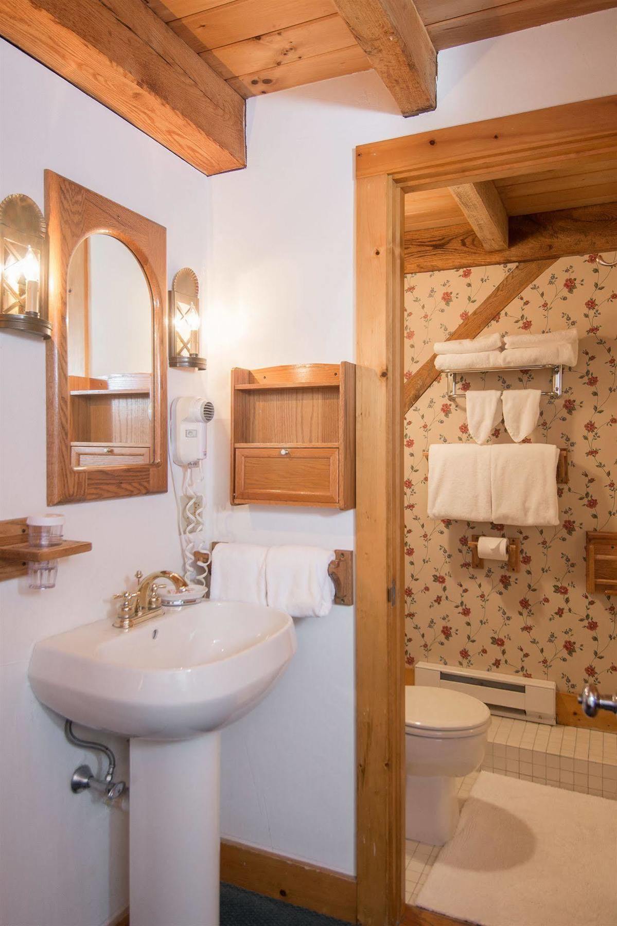 Seven Sea Street 3*