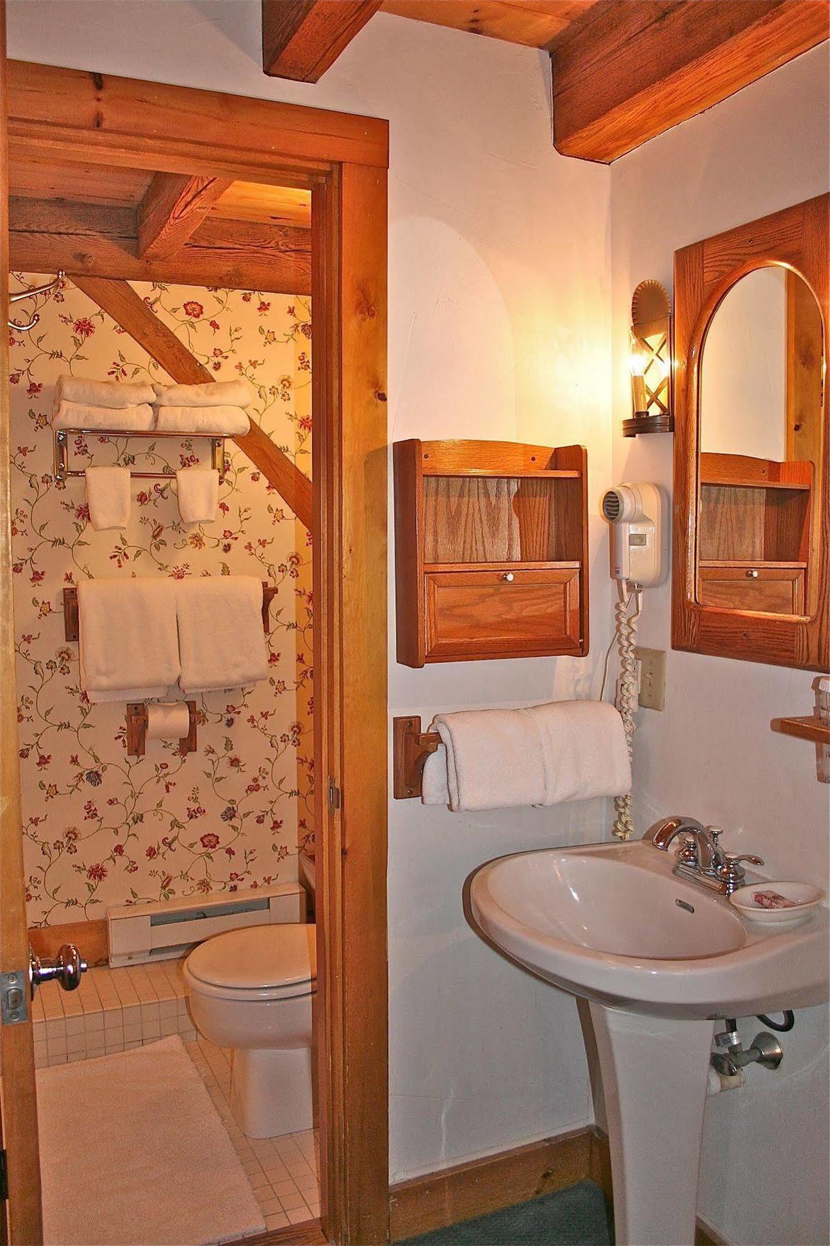 Seven Sea Street Bed & Breakfast 3*