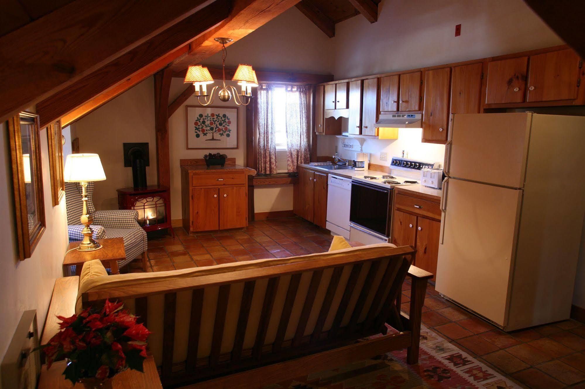 Seven Sea Street Bed & Breakfast 3*