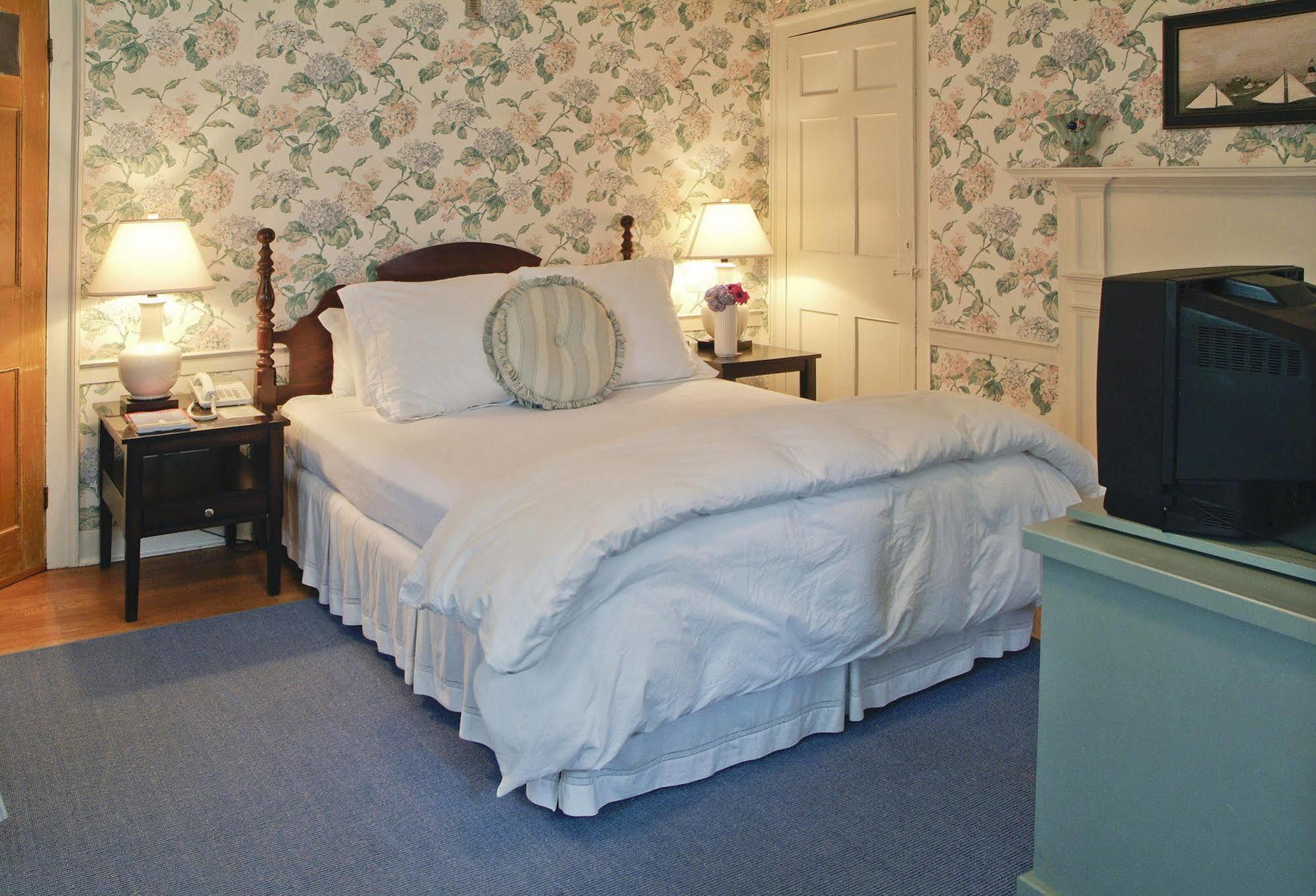 Ships Hotel 3*
